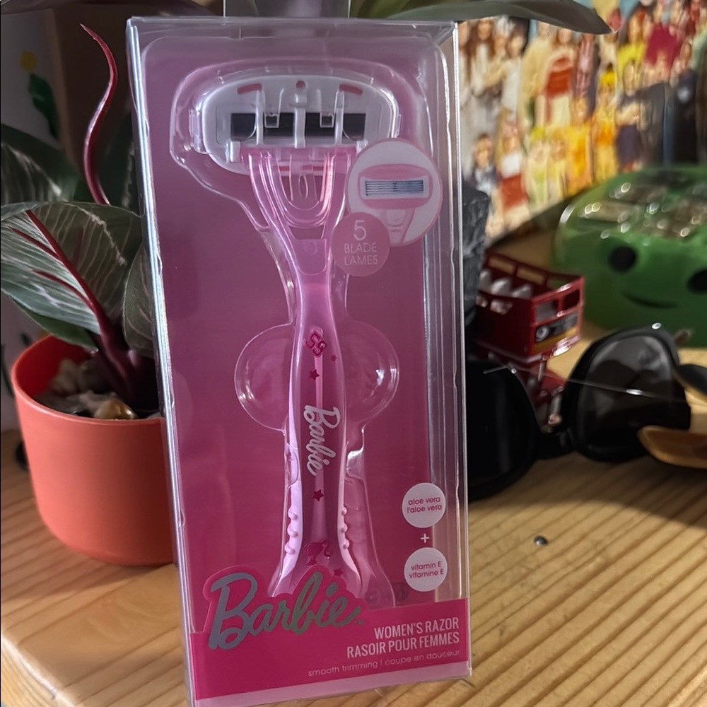 Barbie Women's Razor - Pink